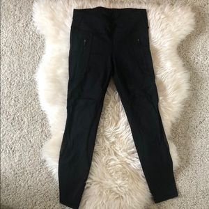 Lululemon Mesh Leg Cropa